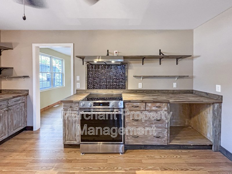 214 Rogers Avenue property image