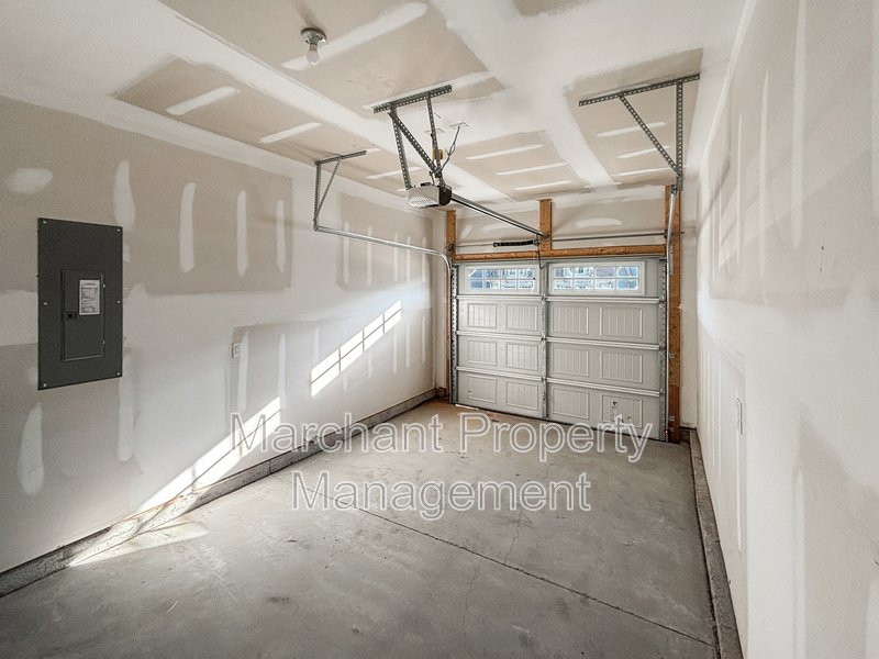 2022 Townhome in desirable Hawkins Park Community! property image