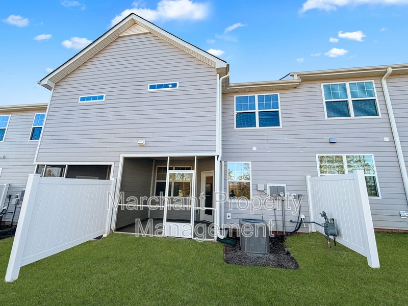 2022 Townhome in desirable Hawkins Park Community! property image