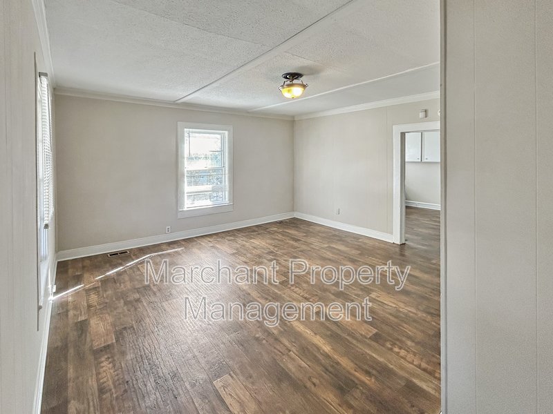 Beautifully remodeled 2 BR house in West Greenville property image