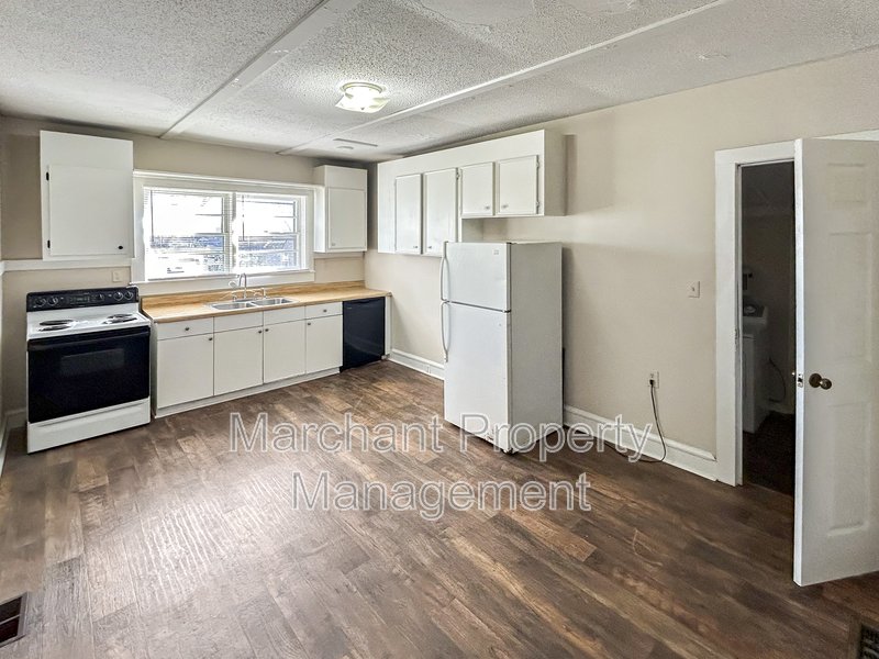 Beautifully remodeled 2 BR house in West Greenville property image