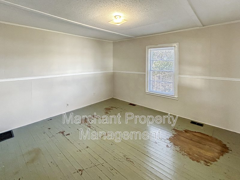 Beautifully remodeled 2 BR house in West Greenville property image