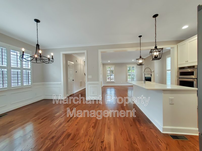 Don't miss out this 3BR, 2.5BA in North Main! property image