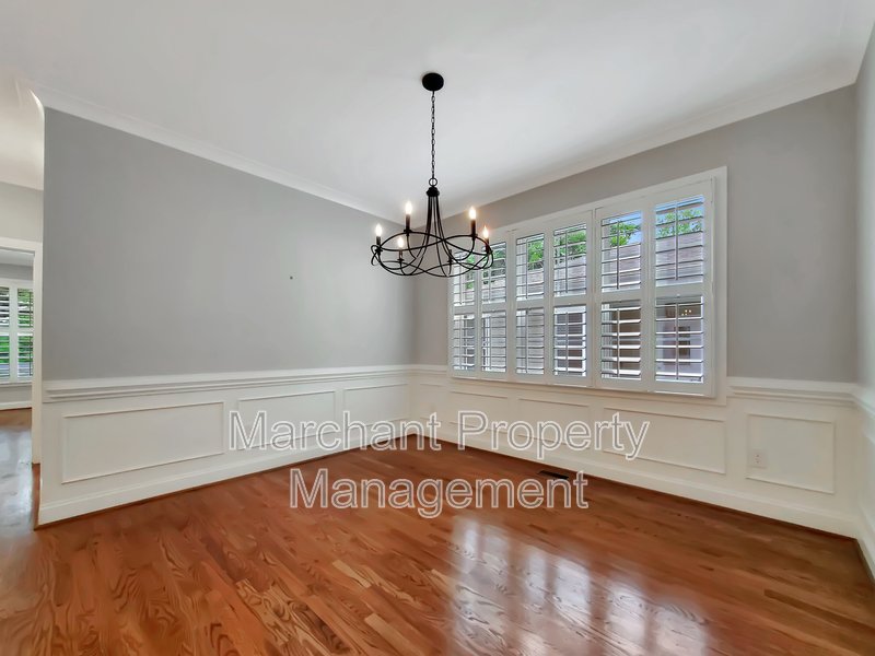Don't miss out this 3BR, 2.5BA in North Main! property image