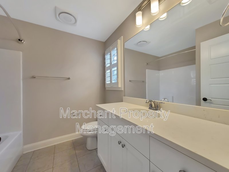 Don't miss out this 3BR, 2.5BA in North Main! property image