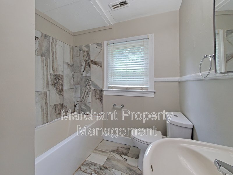 2BR, 1BA Bungalow in Agnew Road property image