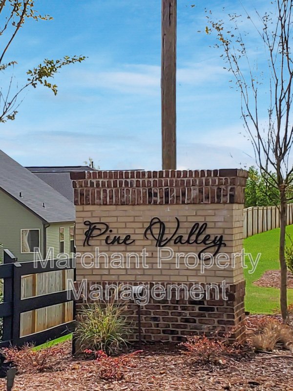 2 Car Garage, 3BR home in Boiling Springs property image