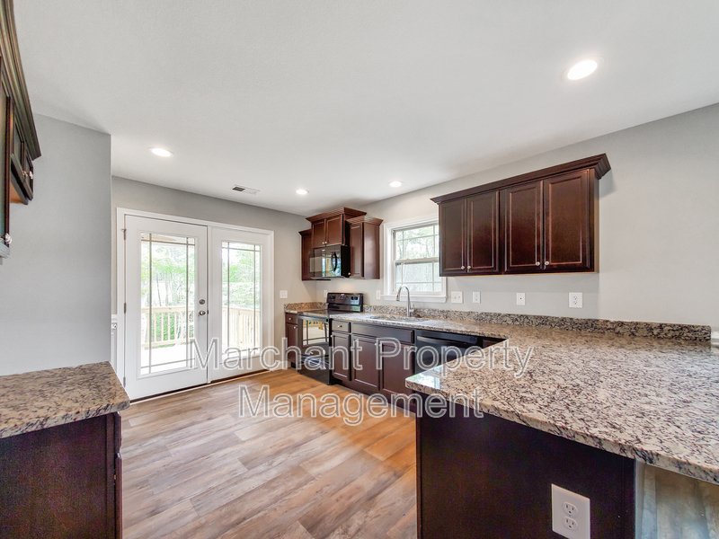 2 Car Garage, 3BR home in Boiling Springs property image