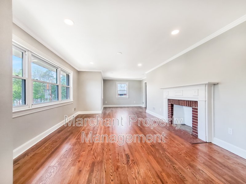 Charming brick ranch in Sherwood Forest! property image