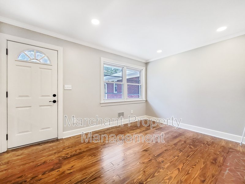 Charming brick ranch in Sherwood Forest! property image