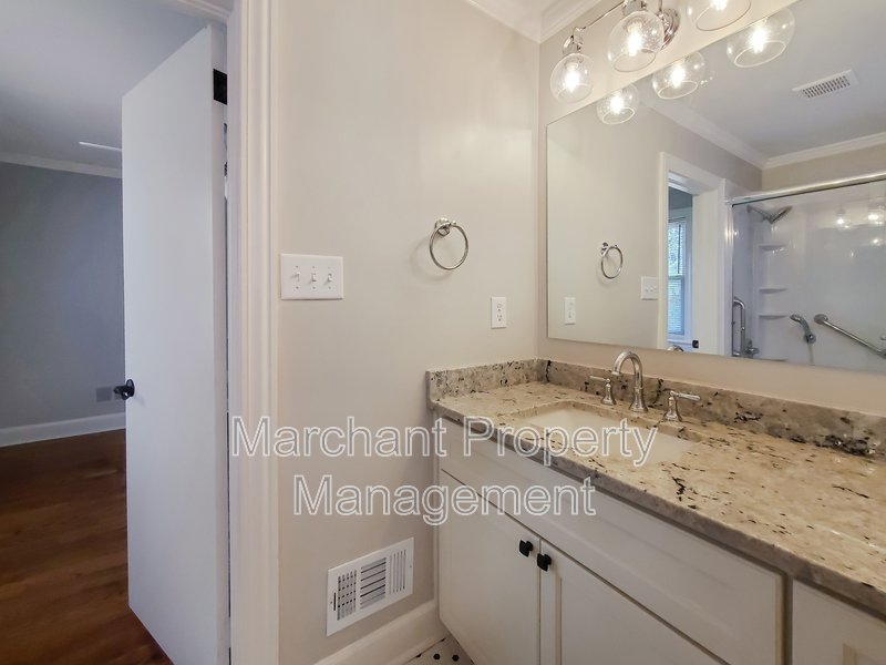 Charming brick ranch in Sherwood Forest! property image