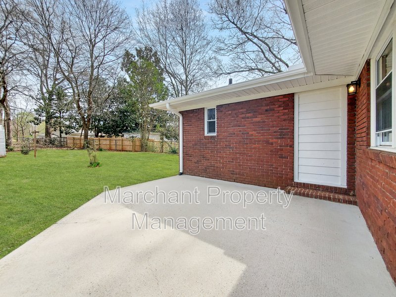 Charming brick ranch in Sherwood Forest! property image