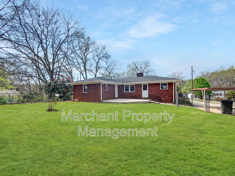 Charming brick ranch in Sherwood Forest! property image