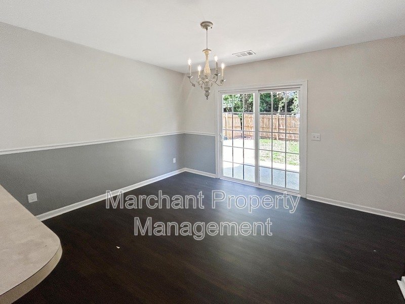 Riverside Area 3BR/2.5 BA in Cul-De-Sac property image