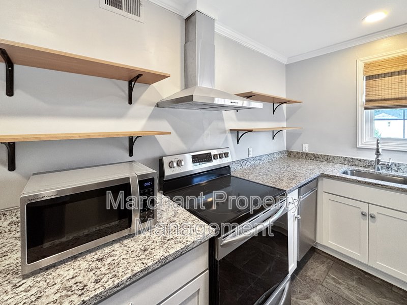 100 Lewis Drive Unit 22-E property image