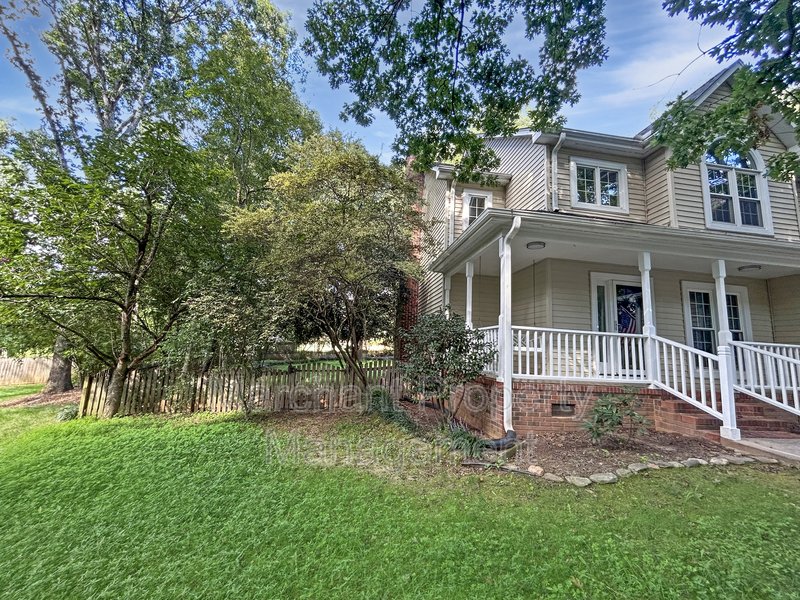 7 Waxwing Court property image