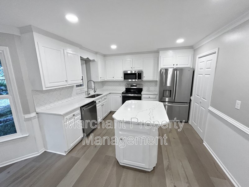 7 Waxwing Court property image