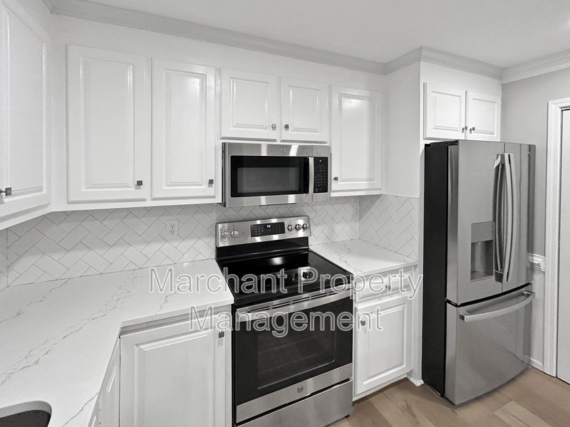 7 Waxwing Court property image