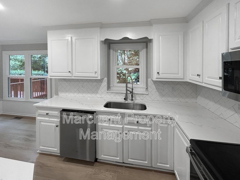 7 Waxwing Court property image