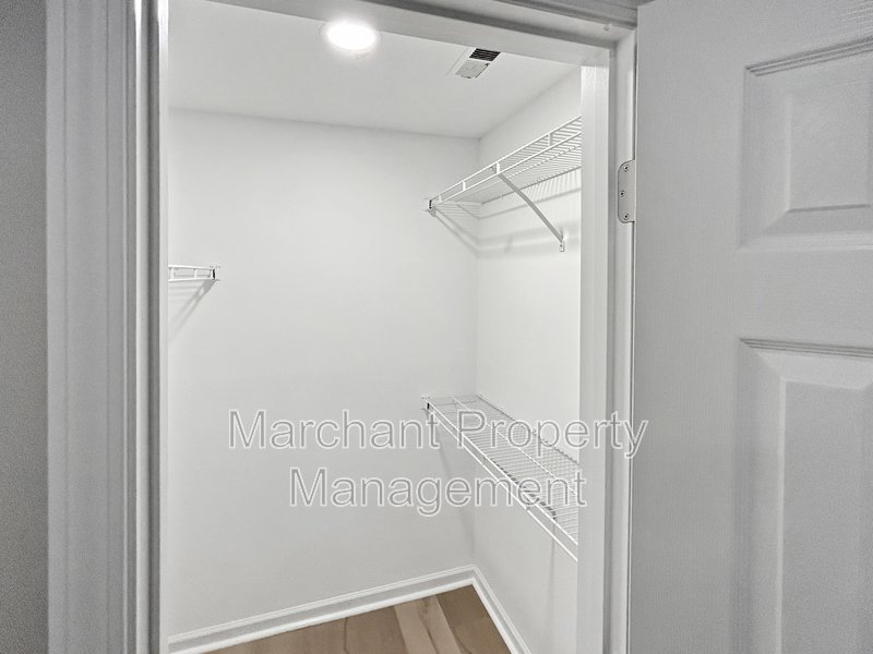 7 Waxwing Court property image