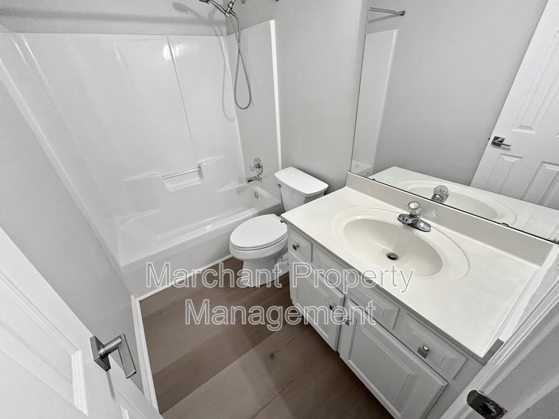 7 Waxwing Court property image