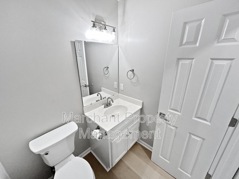 7 Waxwing Court property image