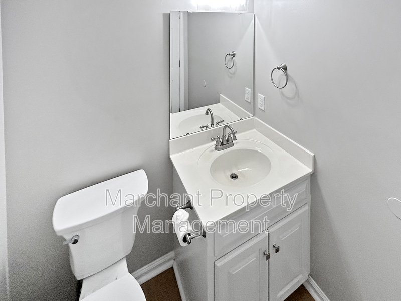 7 Waxwing Court property image
