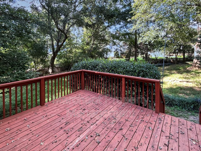 7 Waxwing Court property image