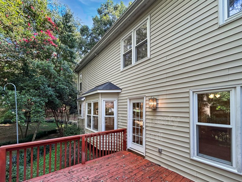 7 Waxwing Court property image