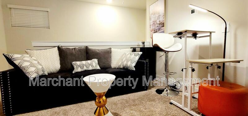 964 Yarn Way property image