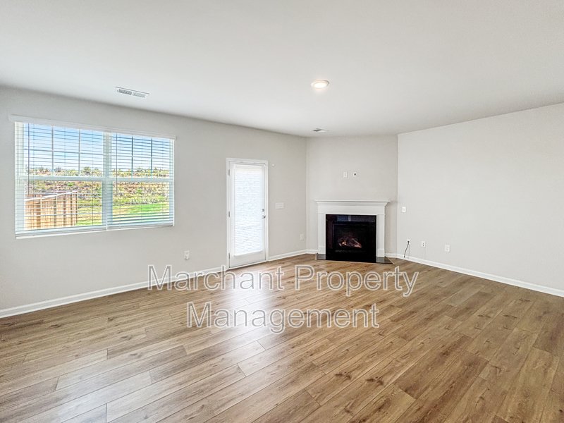 324 E. Compass Way property image