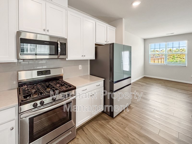 324 E. Compass Way property image