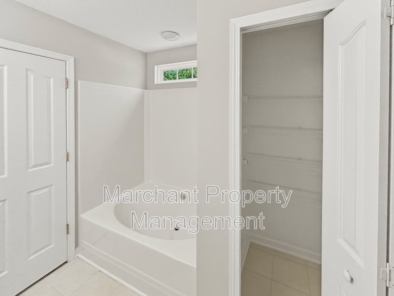 3 BR, 2 BA in Greer property image