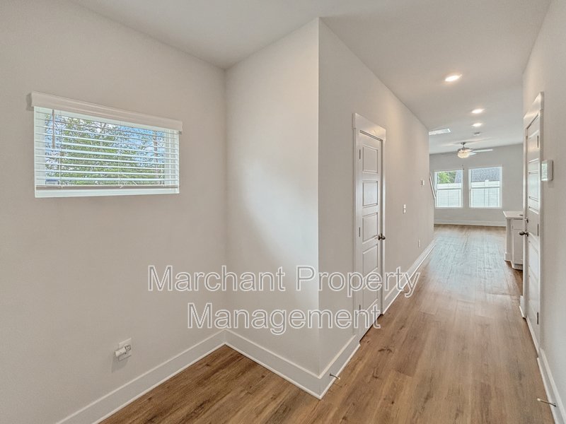 964 Yarn Way property image