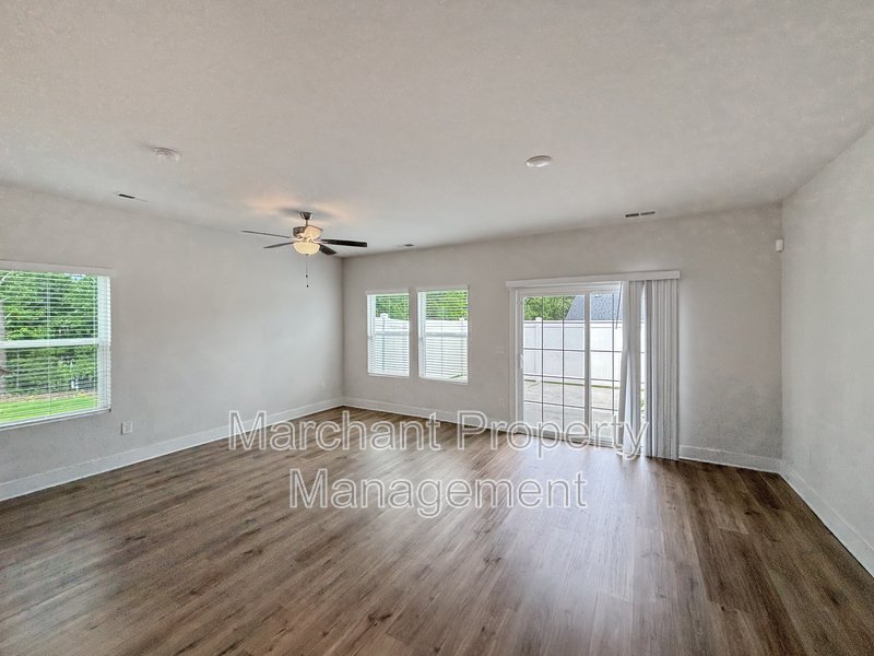 964 Yarn Way property image