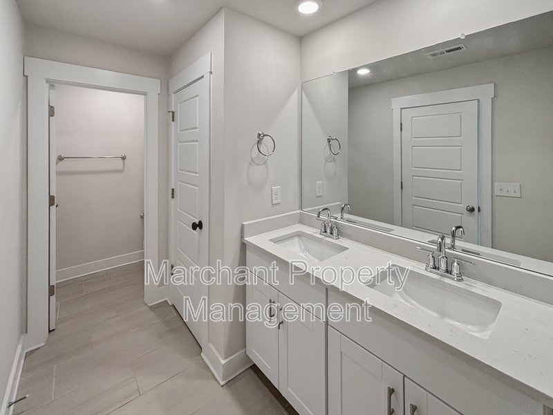 964 Yarn Way property image