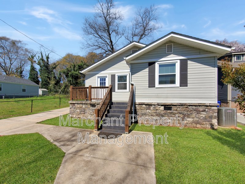 22 Harris Lane Greenville, SC 29607 Marchant Property Management, LLC