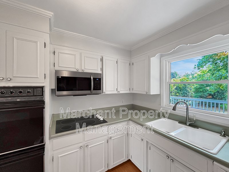 512 Devenger Road property image