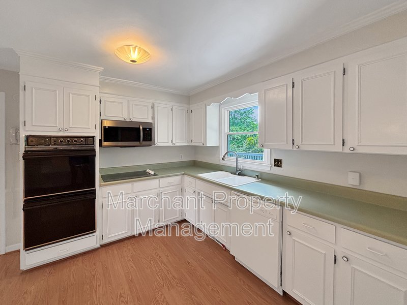 512 Devenger Road property image