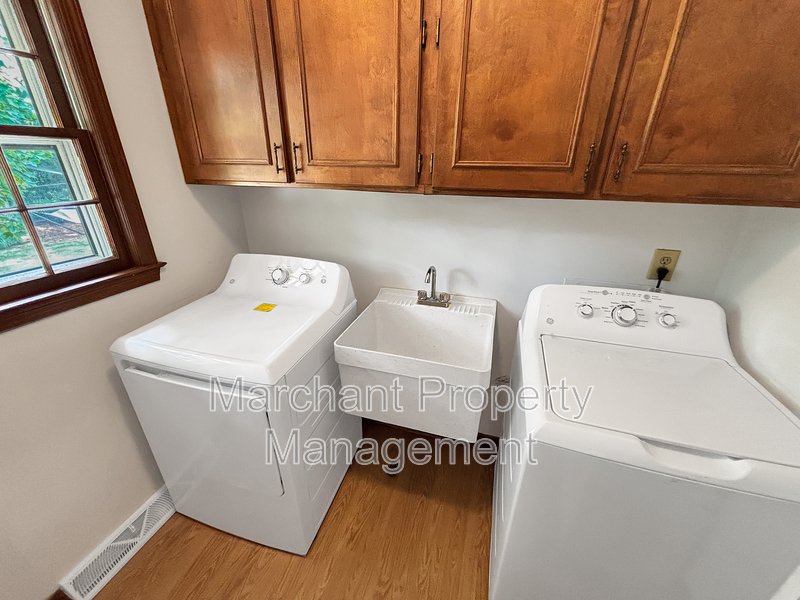 512 Devenger Road property image