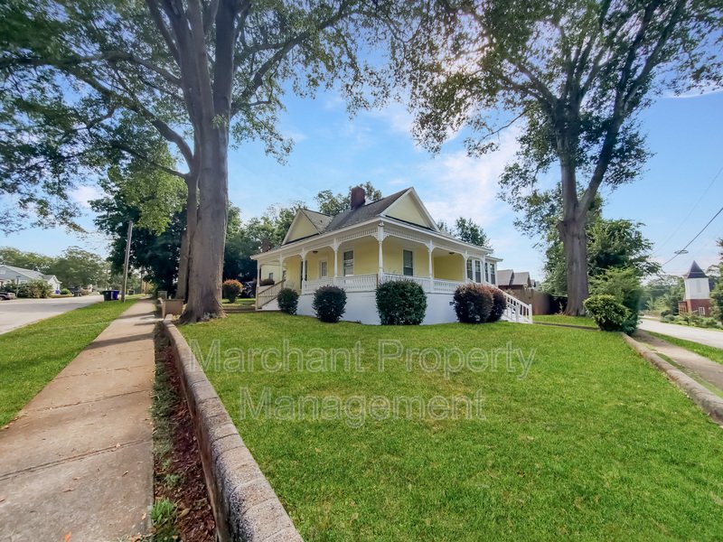 Just minutes from Downtown Greenville property image