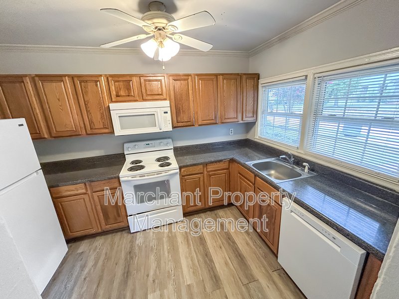667 Ravenel Street property image