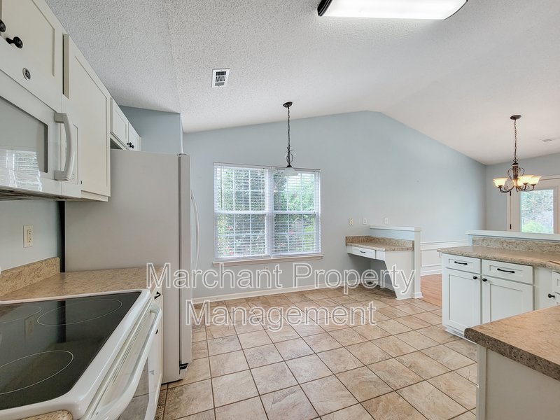 3BR, 2BA in Riverside School District property image
