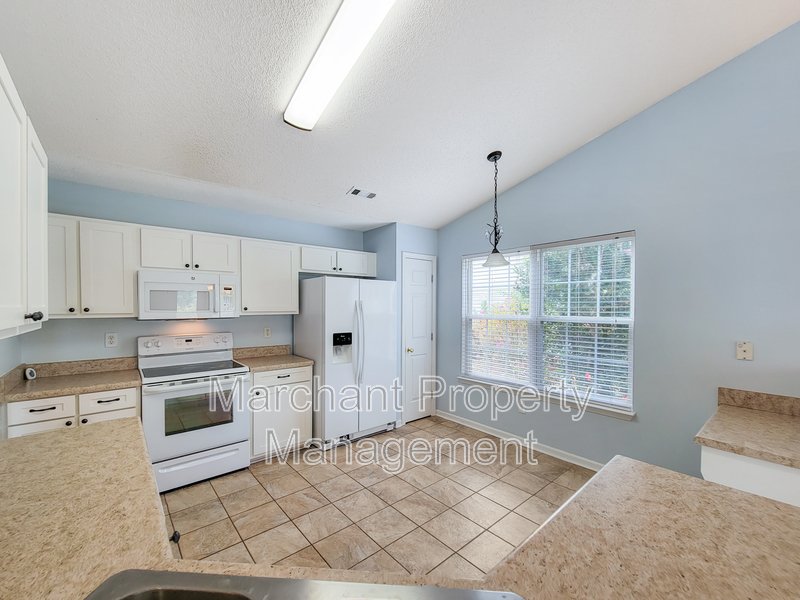 3BR, 2BA in Riverside School District property image