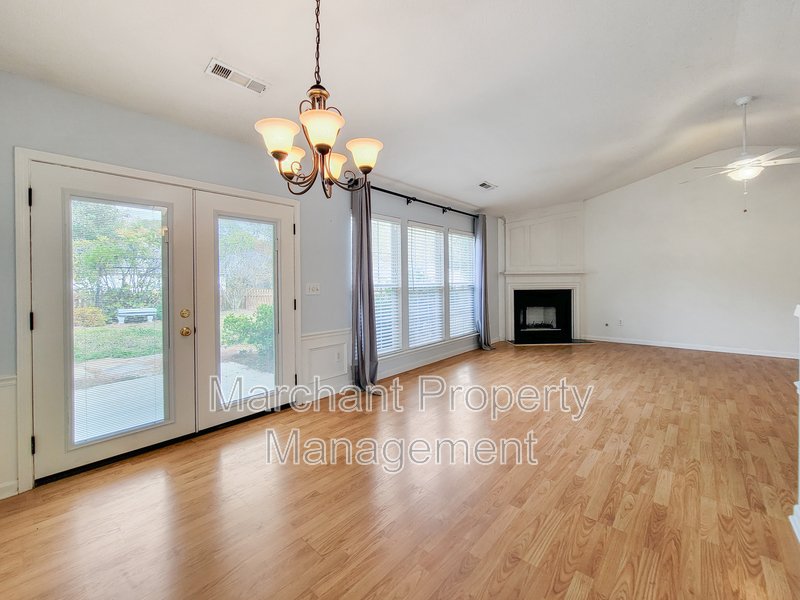 3BR, 2BA in Riverside School District property image