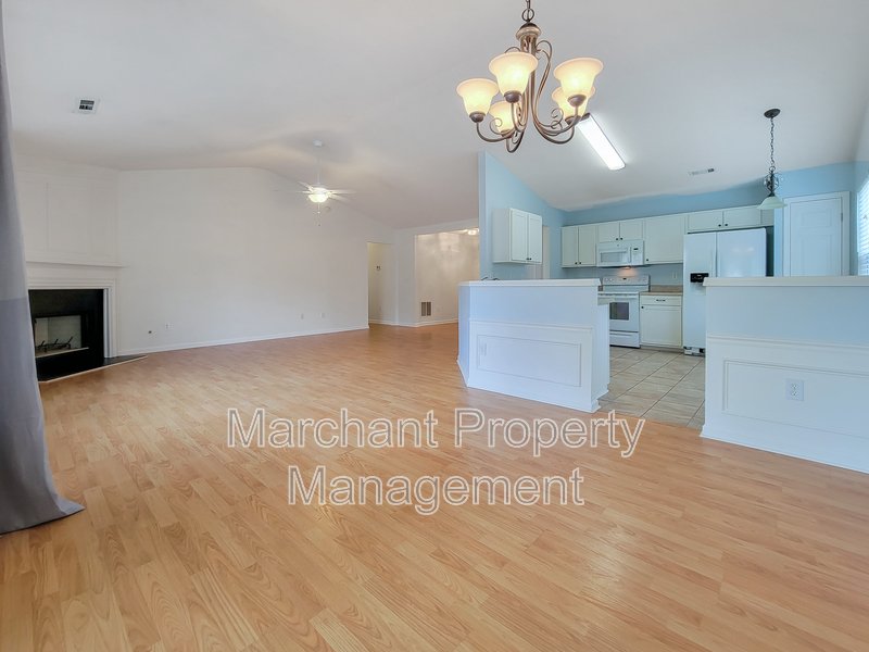 3BR, 2BA in Riverside School District property image