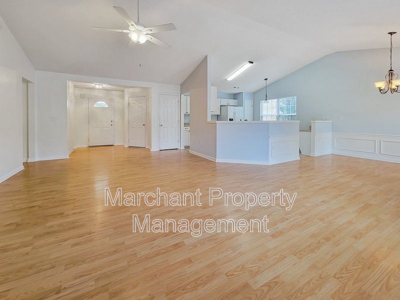 3BR, 2BA in Riverside School District property image
