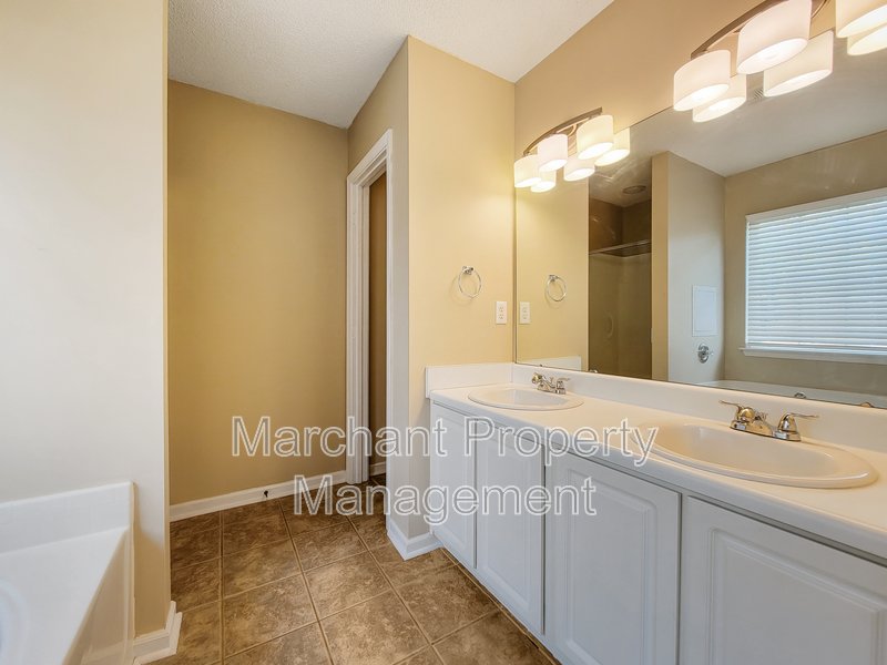 3BR, 2BA in Riverside School District property image
