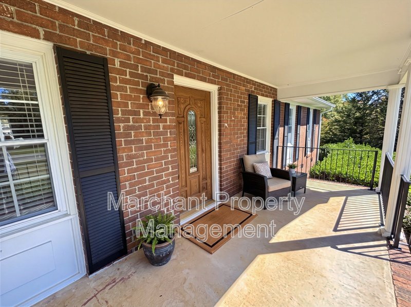 16 Farmington Trail property image