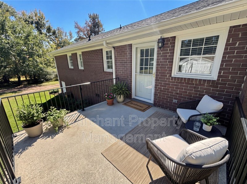 16 Farmington Trail property image